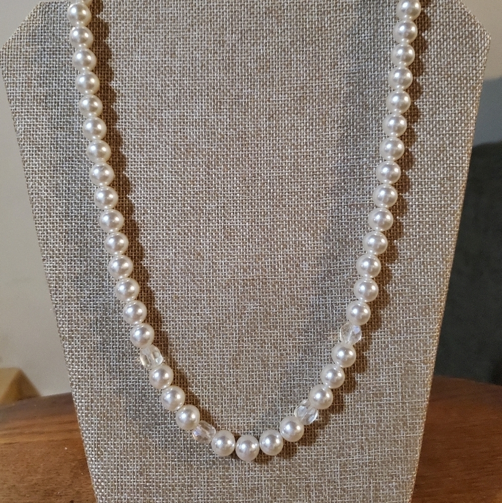 Vintage Faux Pearl Necklace & Bracelets - Picture 3 of 8
